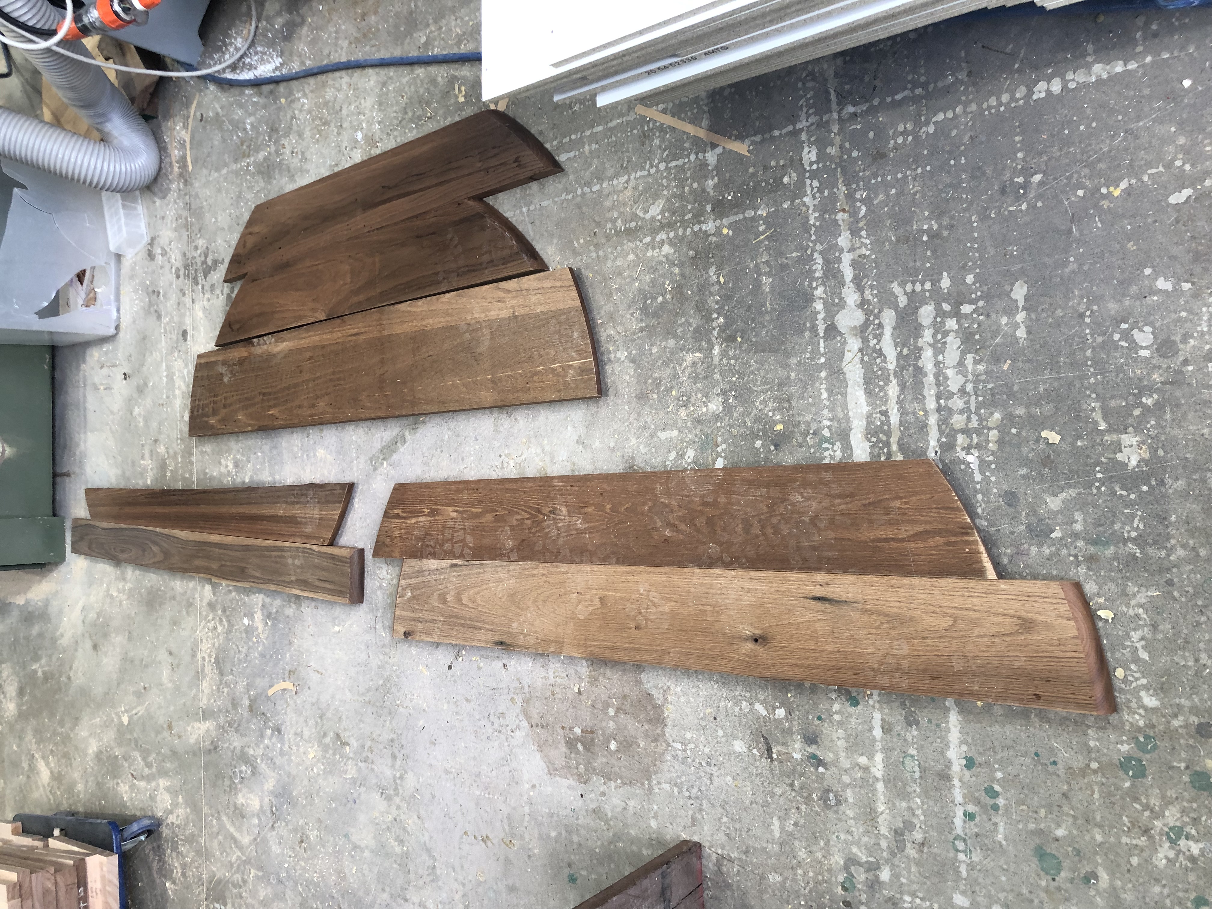 Platypus Table Image 3